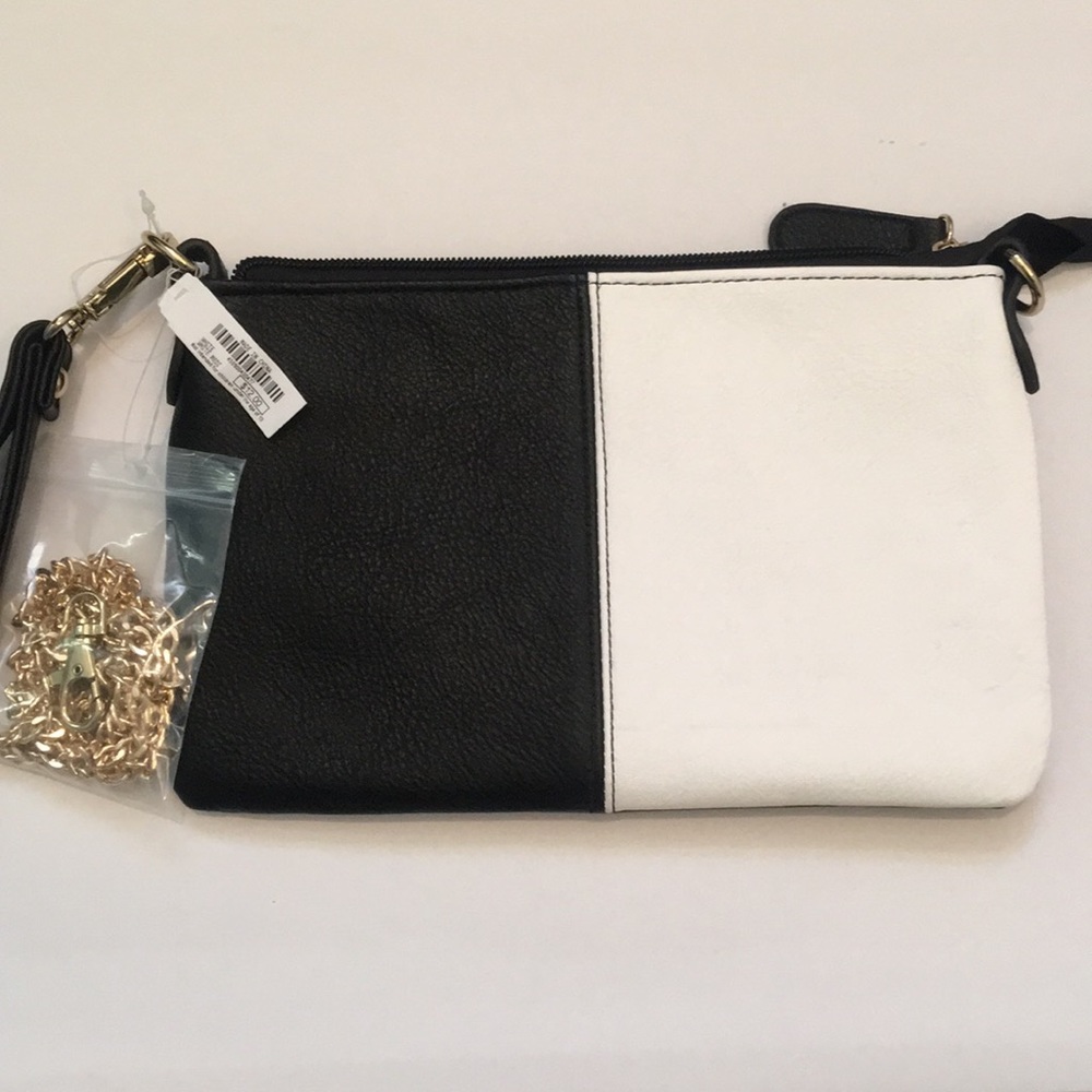 *SOLD* NWT Charming Charlie Wristlet with Chain